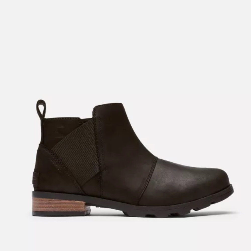 Sorel Emelie Boots sz 7.5 NWOB